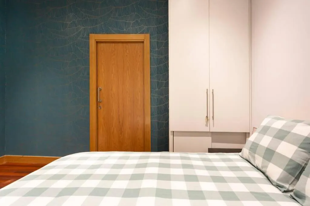 Apartment Isozaki. 5 Dormitorios Y Jardin Privado Al Lado Del Guggenheim Bilbao Spain